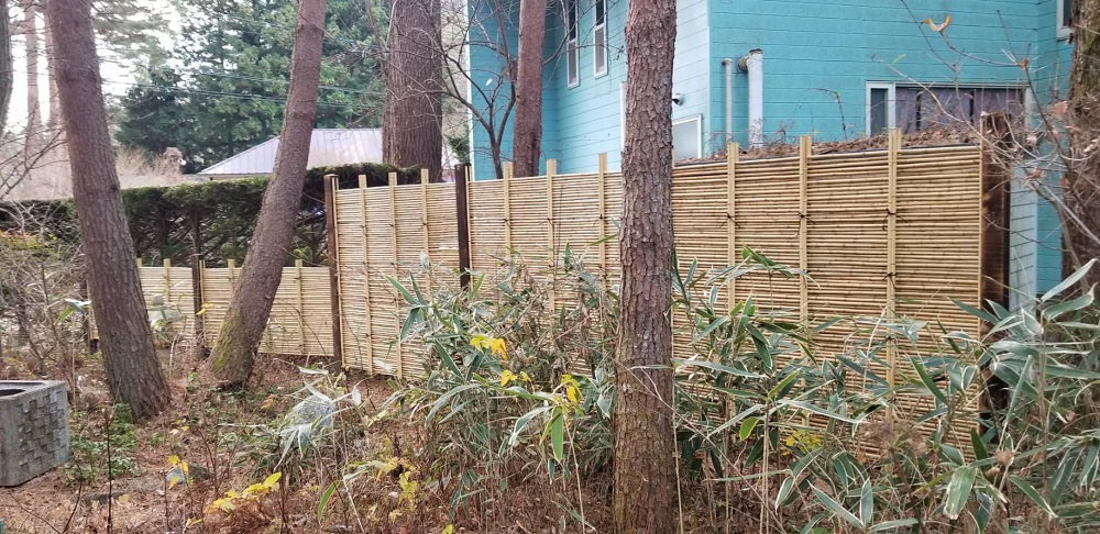 竹を利用したフェンスの施工